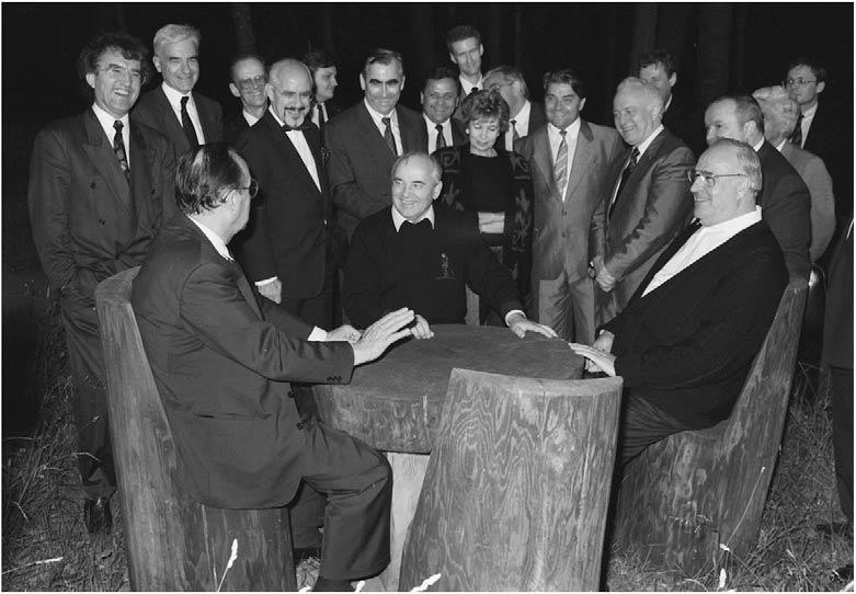 eevriviades's tweet photo. NATO Expansion: What Gorbachev Heard
https://t.co/SB4NaP0WbO via @NSArchive
#ColdWar #USSR #Russia #US #USA #NATO #expansion #diplomacy #Germany #GDR #FRG #security #Europe #PfP #EuropeanSecurity #Gorbachev #GeorgeWBush #POTUS #POTUS41 #Bush #Baker #TransAtlanticSecurity #Urals #Atlantic #history #IronCurtain #Genscher #Kohl #Mitterrand #Thatcher #Hurd #Major #Woerner