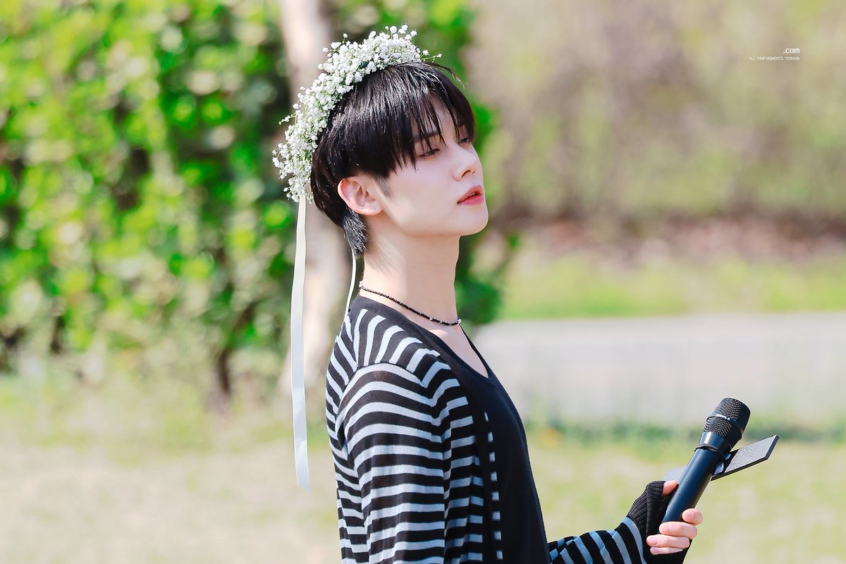 240405 연준 HQ

미리보기 아쉬워서 가로크롭도..🥹

#투모로우바이투게더    #TXT    
#최연준 #연준 #YEONJUN  #TOMORROW_X_TOGETHER