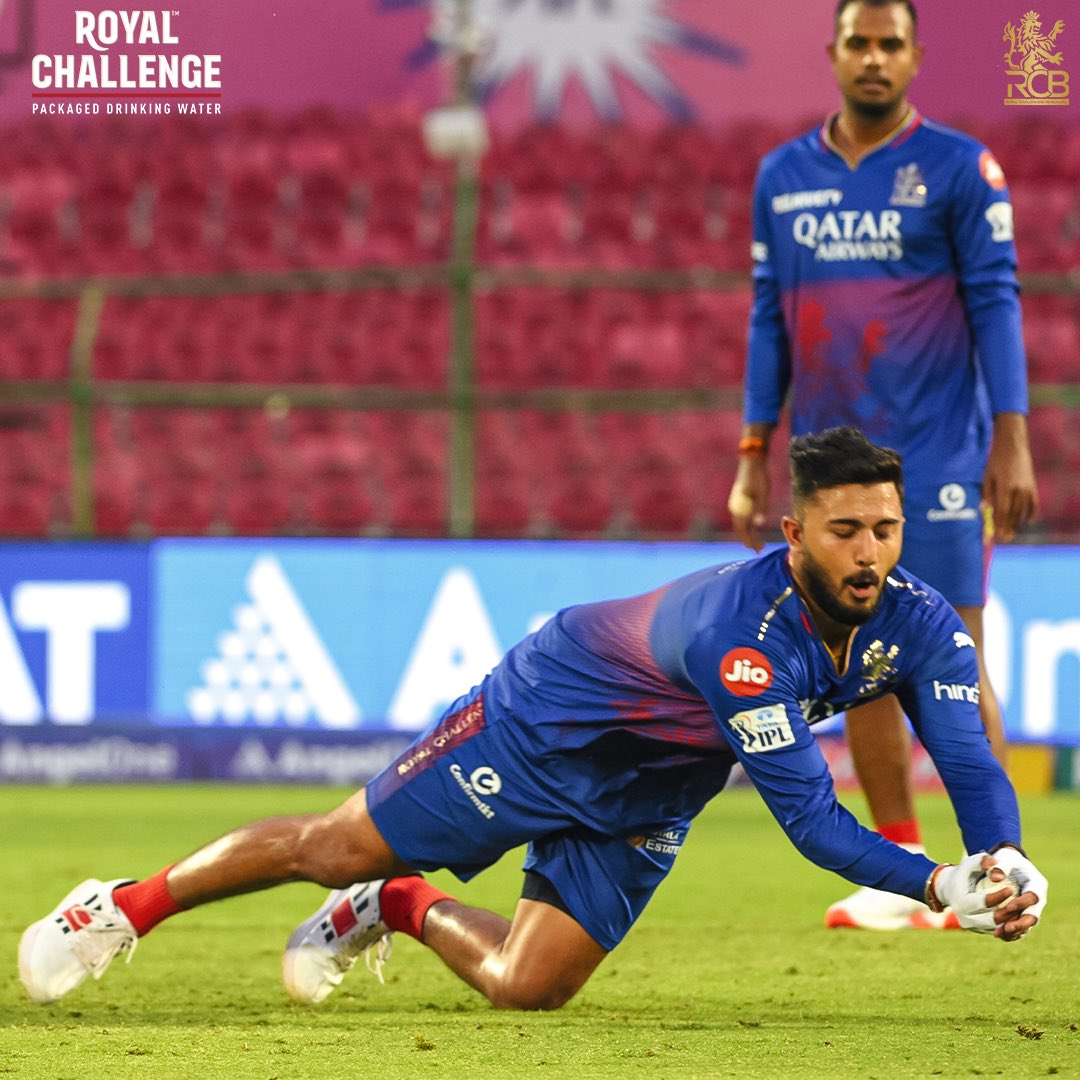 Royal Challenge Packaged Drinking Water Moment of the Day 📸

'Catches win matches' 🙌

#PlayBold #ನಮ್ಮRCB #IPL2024 #Choosebold