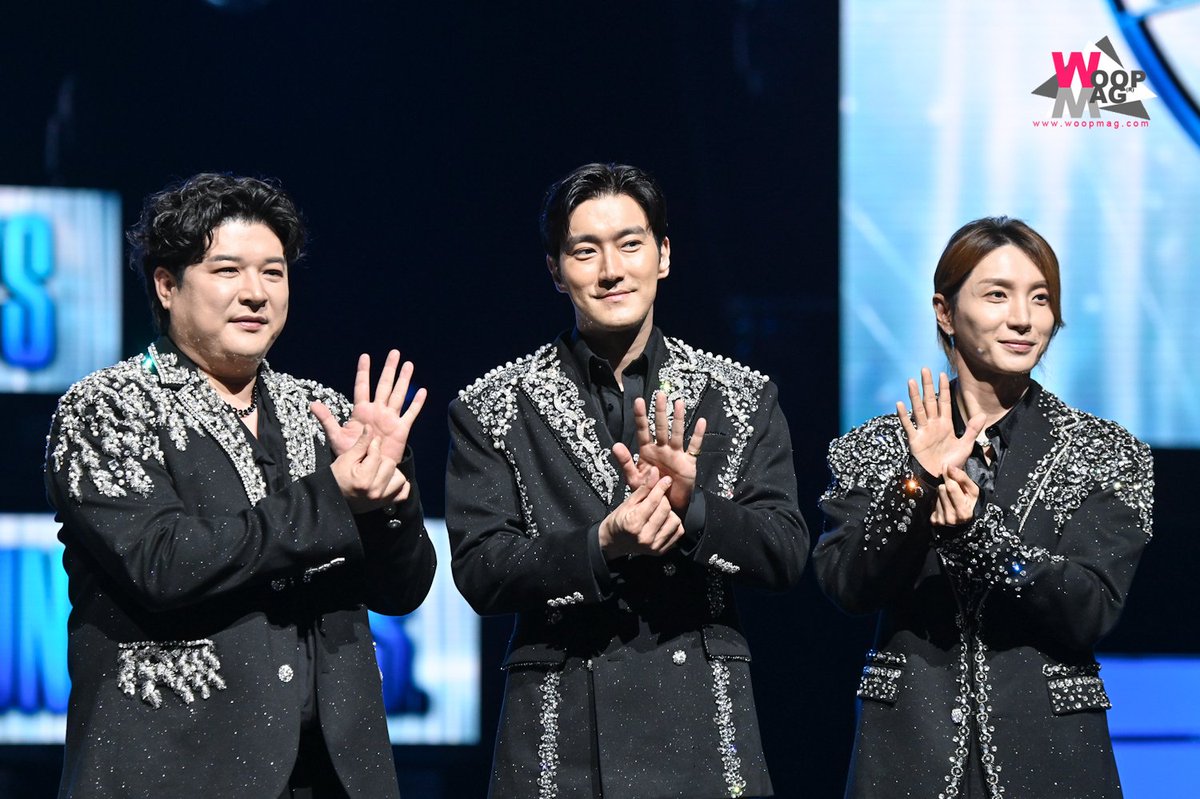 3 หนุ่ม SUPER JUNIOR-L.S.S. (อีทึก, ชินดง, ชีวอน) ในงานแถลงข่าวคอนเสิร์ต ‘SUPER JUNIOR-L.S.S. THE SHOW : Th3ee Guys in BANGKOK’ พร้อมแล้วที่จะเพิ่มพลังบวก ด้วยเสน่ห์ที่แตกต่าง✨ ให้แฟนๆชาวไทย

#TheShow_Th3eeGuys_in_BKK
#슈퍼주니어 #SUPERJUNIOR 
#이특 #LEETEUK #신동 #อีทึก…