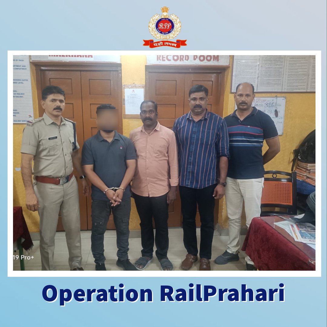 Zero tolerance to #PublicSafety ! Leveraging intel from #Kannur police, #RPF Palakkad intercepted a suspect linked to a recent bomb blast incident onboard Yesvantpur Exp. Together, we stand united in condemning violence and upholding the rule of law. #OperationRailPrahari