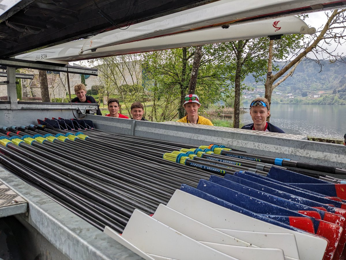 A neat trailer is a happy trailer, well done senior squad! Home time after a good weeks rowing in Spain <a href="/kcsbcsa/">KCSBCSA</a>
