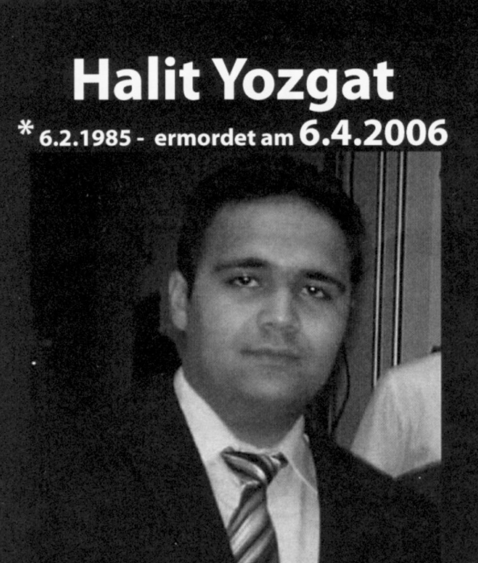 In Gedenken an Halit Yozgat, ermordet von Neonazis. Auch 18 Jahre später ist unklar, wer aus nordhessischer Neonazi-Szene den #NSU bei Mord in Kassel unterstützt hat. Genauso wie die Rolle des hessischen Verfassungsschützers A. Temme, der zur Tatzeit am Tatort war #KeinVergessen