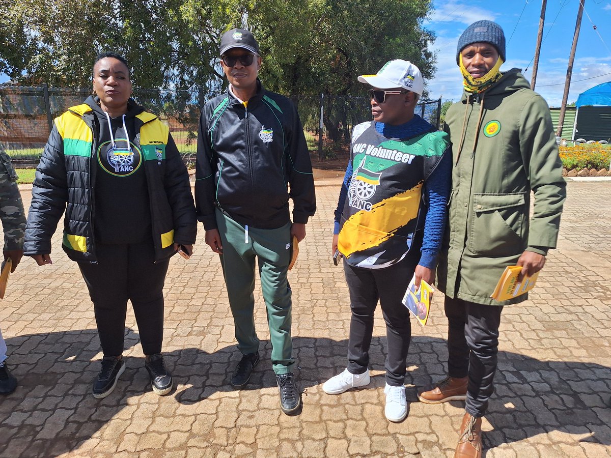 TauParks's tweet photo. Today, we mark 53 Days to go until the 2024 National and Provincial Elections on the 29th May of 2024!
Our #Campaign takes us to #Ficksburg #ANCFS

1st Ballot: #VoteANC ❎
2nd Ballot: #VoteANC ❎
3rd Ballot: #VoteANC ❎

#VoteANC2024 
#LetsDoMoreTogether ⚫🟢🟡 https://t.co/yQUoqBbB6m