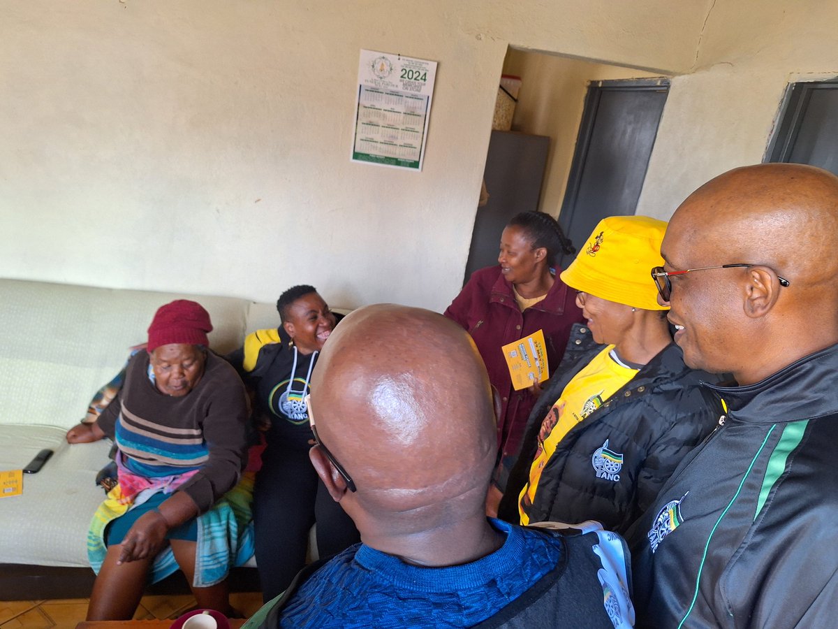 TauParks's tweet photo. Today, we mark 53 Days to go until the 2024 National and Provincial Elections on the 29th May of 2024!
Our #Campaign takes us to #Ficksburg #ANCFS

1st Ballot: #VoteANC ❎
2nd Ballot: #VoteANC ❎
3rd Ballot: #VoteANC ❎

#VoteANC2024 
#LetsDoMoreTogether ⚫🟢🟡 https://t.co/yQUoqBbB6m