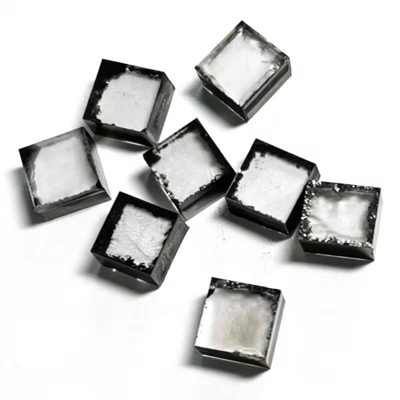 diamtrader's tweet image. Exploring the Differences Between #CVD and #HPHT #Diamonds

Introduction: 

Diamonds, the epitome of elegance and luxury, have captivated humans for centuries. 

However, technological advancements have revolutionized the diamond industry, introducing #lab-grown diamonds as a…