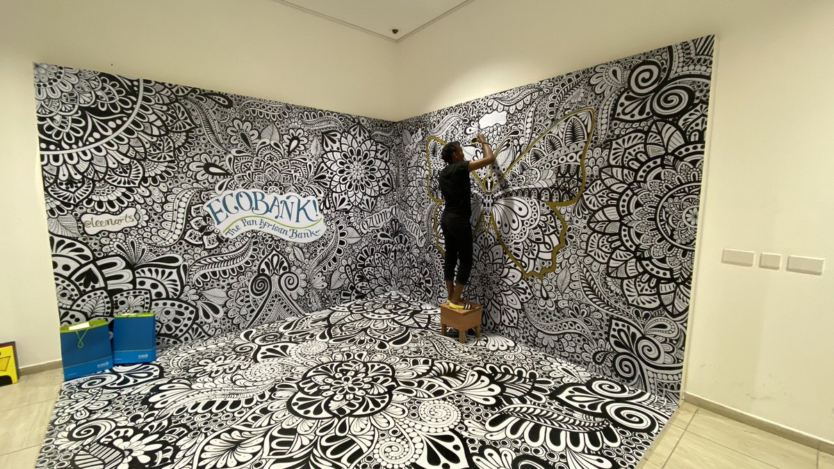Haleema_Abubakr's tweet photo. @EkeneMay @thescarletgomez This was the point I finished outlining the piece…. We finished outlining and painting 11pm 3days ago. And ofcourse had to leave my IG handle boldly on the wall✌🏽Thank you so much @EkeneMay for doing this with me❤️ https://t.co/iCyYvaOExo