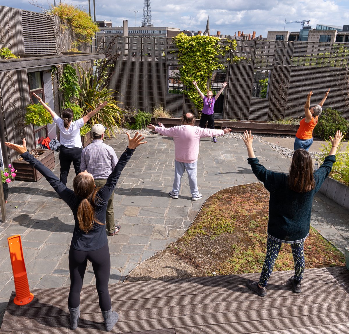 Saturday 6 April 2024 12 noon Onsite Qigong in the Rooftop Garden Join us for a gentle practice outdoors (weather permitting) or indoors with a rooftop garden view. Suitable for all ages. Free, no booking required, places limited. #LoveDublin ow.ly/Z4GO50R2jhm