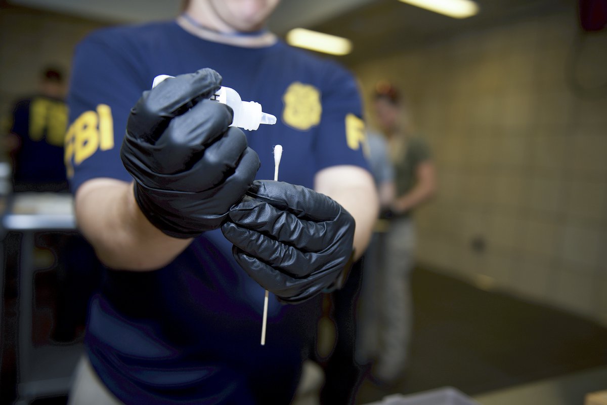 #DYK that the FBI Evidence Response Team (ERT) equips employees in the FBI's 56 field offices to secure documents and collect evidence from crime scenes. Listen to the 'Inside The FBI' podcast to learn why ERTs exist & how they ensure justice is served: ow.ly/5e8n50R61zq