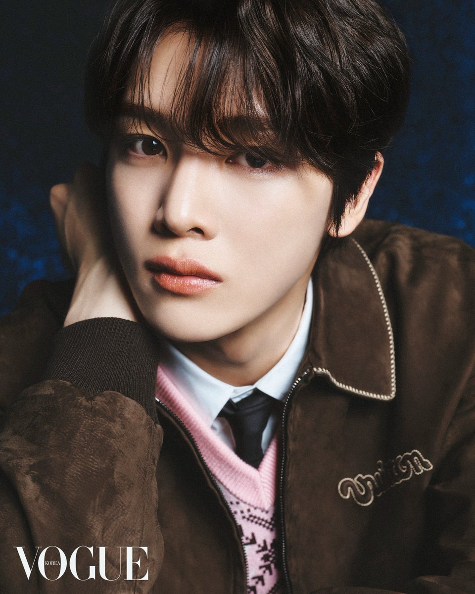 VOGUE KOREA tweet media