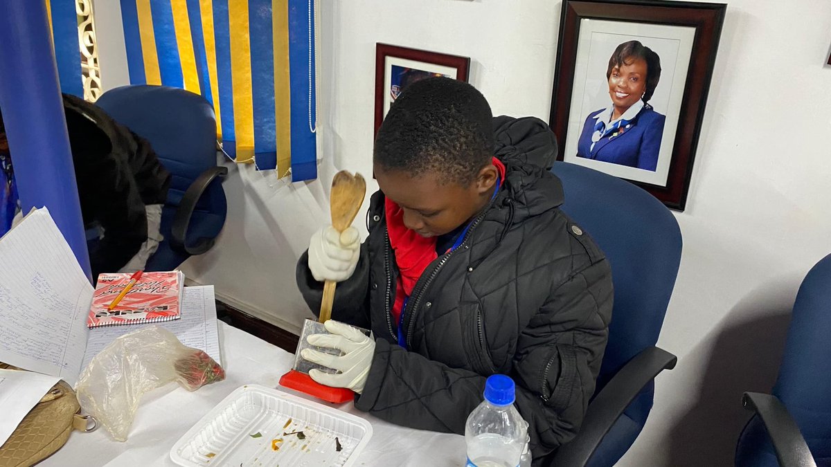 yessgirlskenya's tweet image. Day 2 of the STEM Boot Camp.Practicing the ideas they have developed for their STEM projects as they prepare towards the STEM fair.
#stemprojects #stemadvocacy #stembootcamp #stemeducation
@wagggsworld @YessMovement @Norecno @WAGGGSAsiaPac @africa_region @KenyaGirlGuides