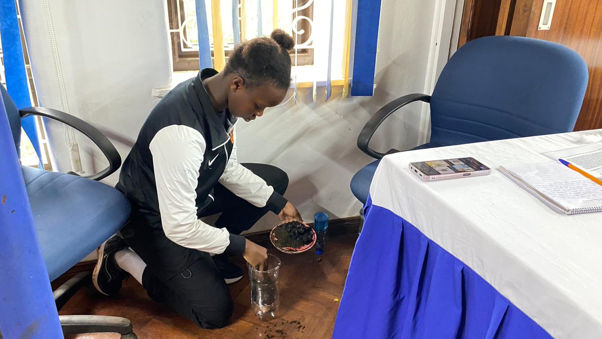 yessgirlskenya's tweet image. Day 2 of the STEM Boot Camp.Practicing the ideas they have developed for their STEM projects as they prepare towards the STEM fair.
#stemprojects #stemadvocacy #stembootcamp #stemeducation
@wagggsworld @YessMovement @Norecno @WAGGGSAsiaPac @africa_region @KenyaGirlGuides