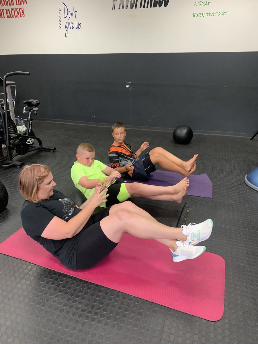 THE RUGBY BOYS WORKING HARD😀🏉

AVS RUGBY MAMMA”s IS THE BEST 🤩❤️

#Sports #SportSpecific #Runners #Letsgo #NEVERGIVEUP #Consistency #Core #Motivation 
#STARTNOW #AvsFitness #Athletes #Rugby  #FUNCTIONALTRAINING #AVSGEAR #MARCHFORWARD #TEAMAVS #AvsKids