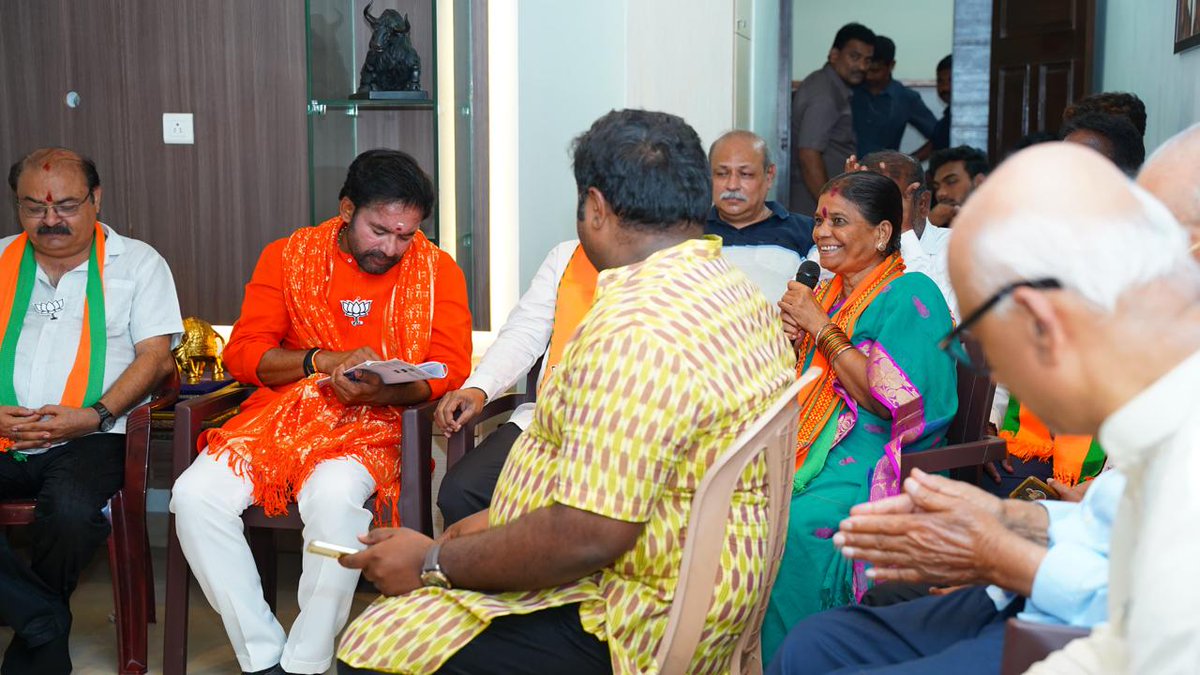 Had breakfast as part of ‘Tiffin Baithak’ with my polling booth party colleagues and constituents on the occasion of the BJP's Sthapana Diwas at my residence in Barkatpura, Hyderabad.

Had an engaging interaction of the inspiring journey of the Sangathan and how it embedded…