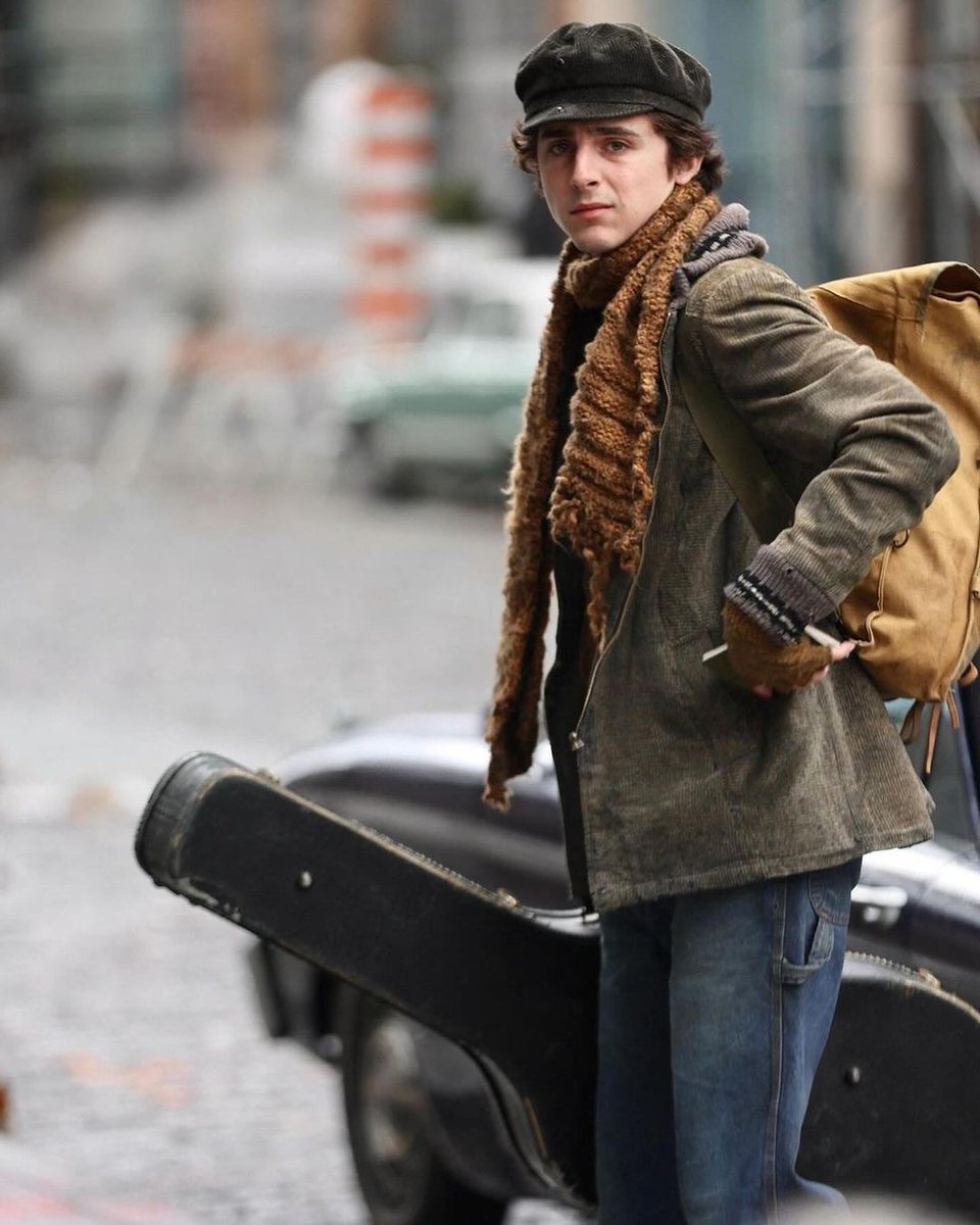 Spotted on set 🎬 #TimothéeChalamet was seen in character as a young #BobDylan filming the upcoming biopic ‘A Complete Unknown’ in New York City.