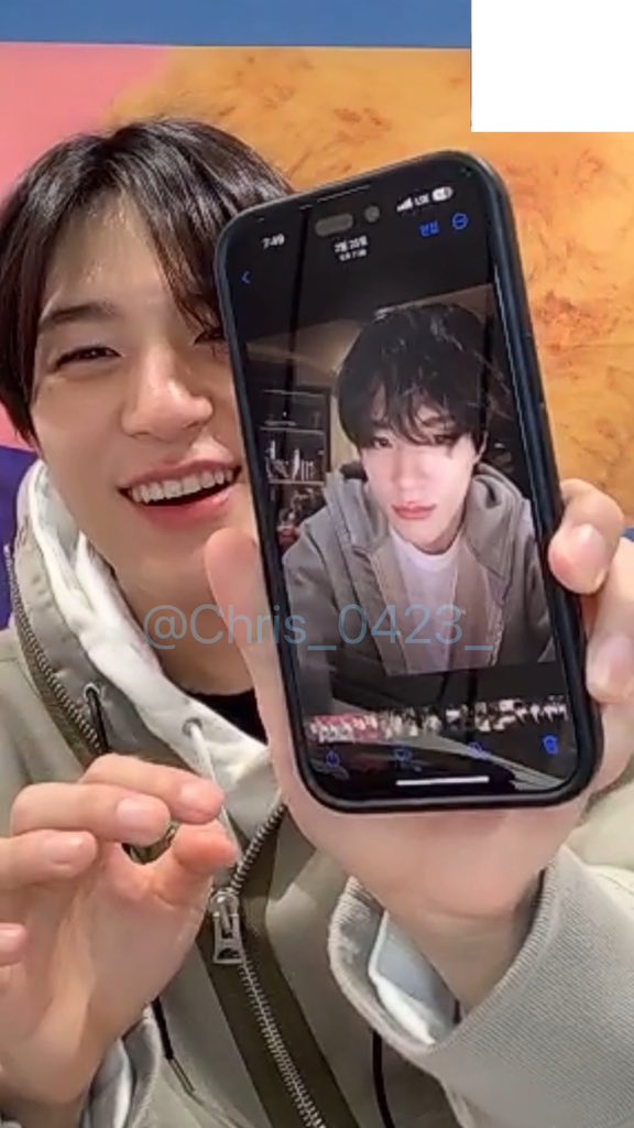 JenoFess's tweet image. gimana caranya ngasih tau jeno buat upload selcanya, selca sebanyak itu sayang banget kalo ga di up yaampun😭 -jn