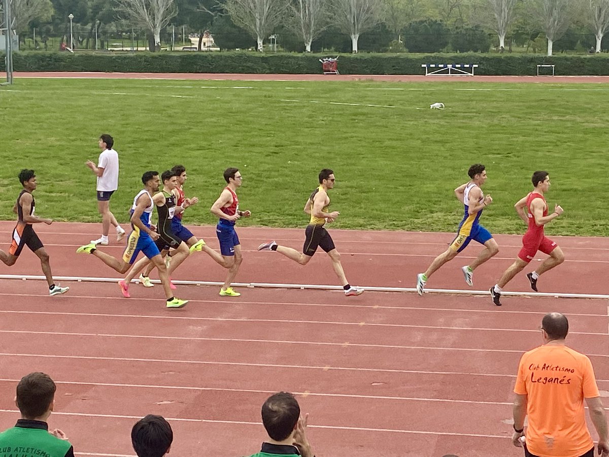 manuelrobledo14's tweet photo. Desde @VOX_leganes , apoyando al equipo masculino de @CALeganes , en la pista de atletismo de #ElCarrascal, de #Leganes durante jornada de mañana y tarde de la #LigadeOro del Campeonato de Madrid de Clubes Absoluto de la @AtletismoMadrid https://t.co/zFHp1UwI1C