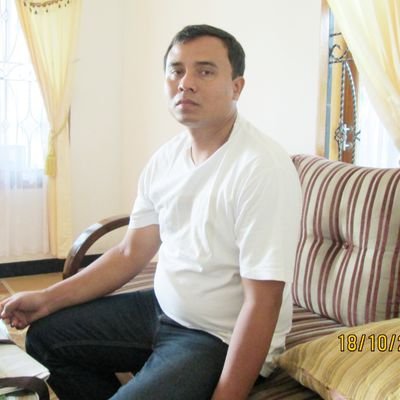 Saya suka lihat foto ini, tapi sayang cuma pengemis di medsos😂😂