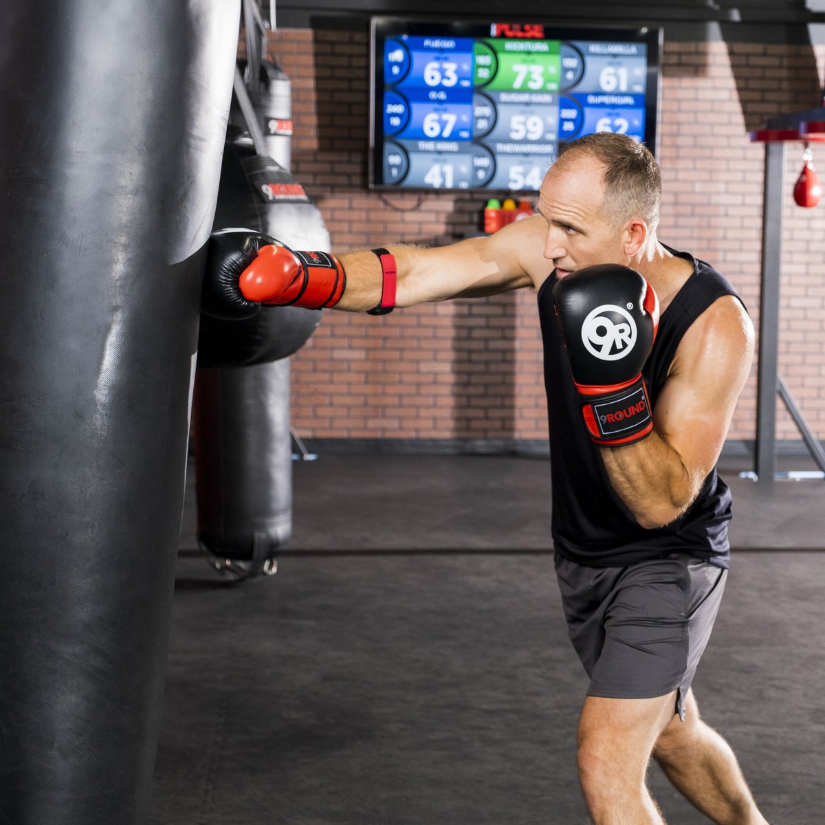 9RWinstonSalem's tweet photo. Did you know every punch and kick on our kickboxing bags is a form of resistance training? 💪 With a combination of bag work and functional exercises with weights, you'll build strength, tone muscle, and achieve amazing results. Tell us which bag is your favorite below! 🥊... https://t.co/Rdxpe7L0jb