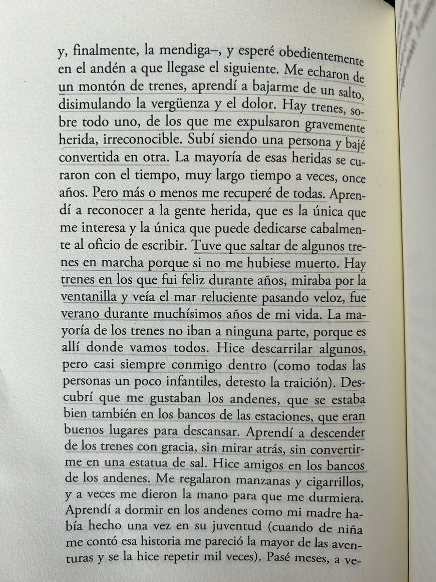 «Hasta que un día me di cuenta de que perder el tren, los trenes que fueran, ya no me daba ningún miedo. Y entonces salí de la estación».