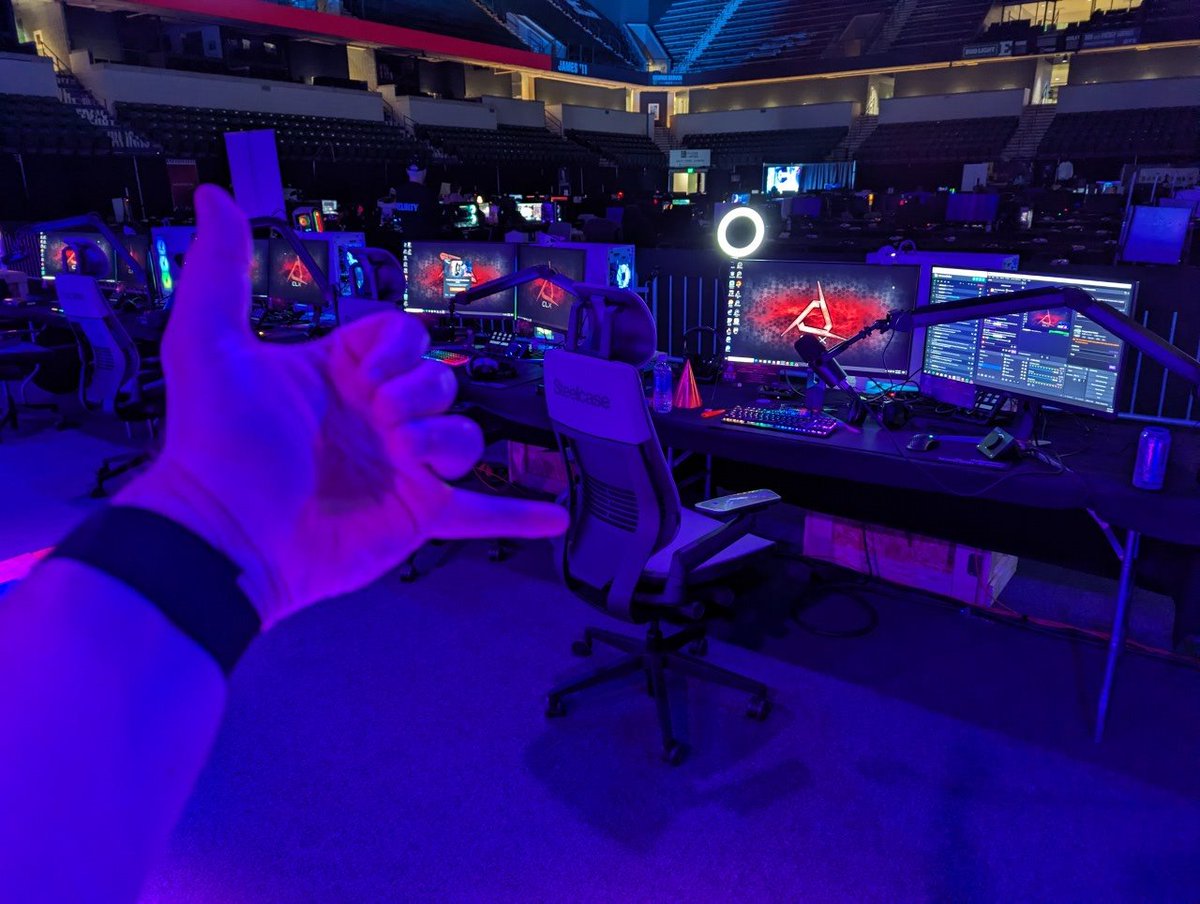 🎉 LIVE

GAMERS FOR GIVING 2024
Bringing gaming to kids in hospitals! #GFG2024

Tune in 📺 twitch.tv/markstrom
Learn more 🔗 bit.ly/MSTVGFG2024

Let's open up this pit 🎙️