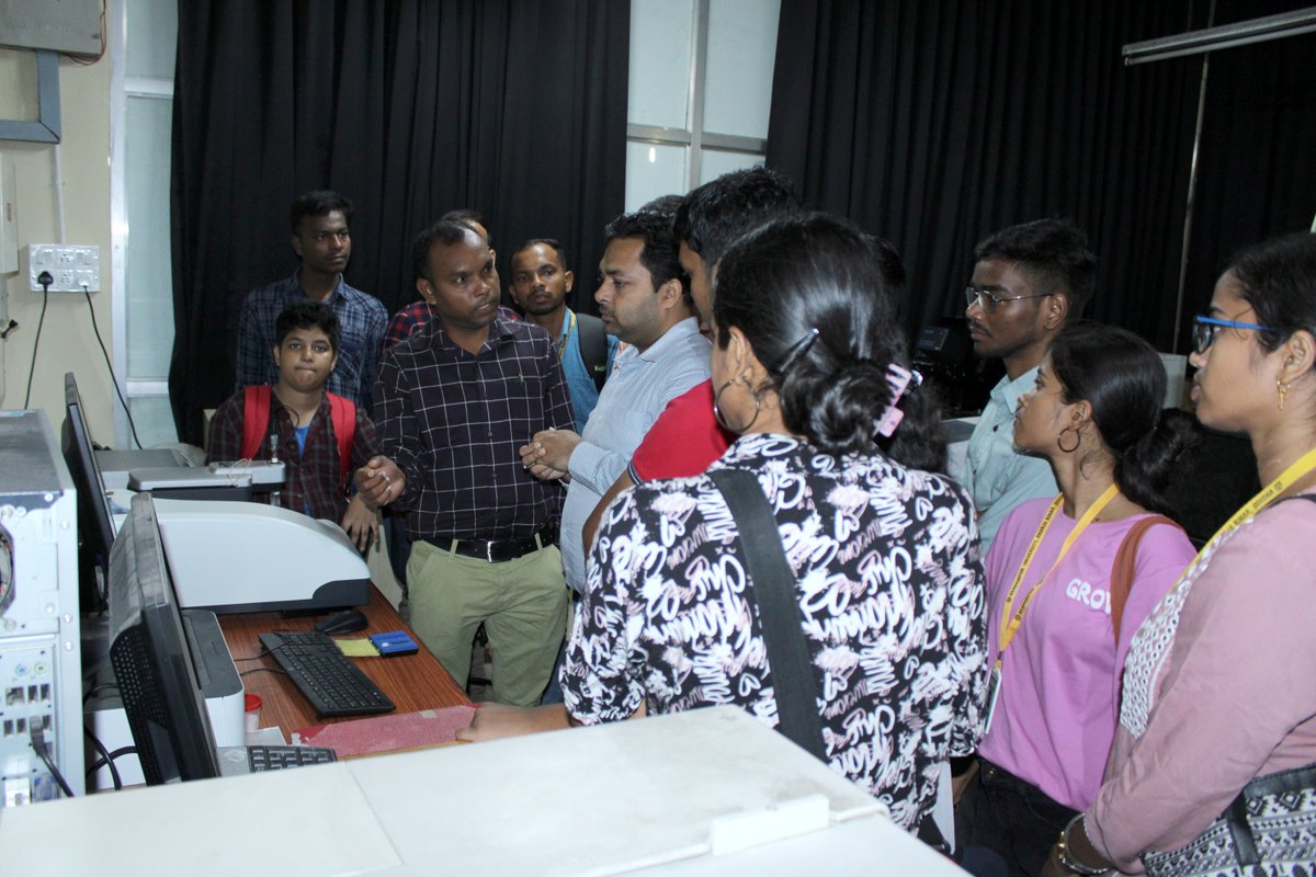 MSc students from the Berhampur University, Odisha visited the Centreon 03.04.2024 as part of their academic visit. The students visited different laboratory facilities and they were demonstrated cutting edge research facilities. @IndiaDST
