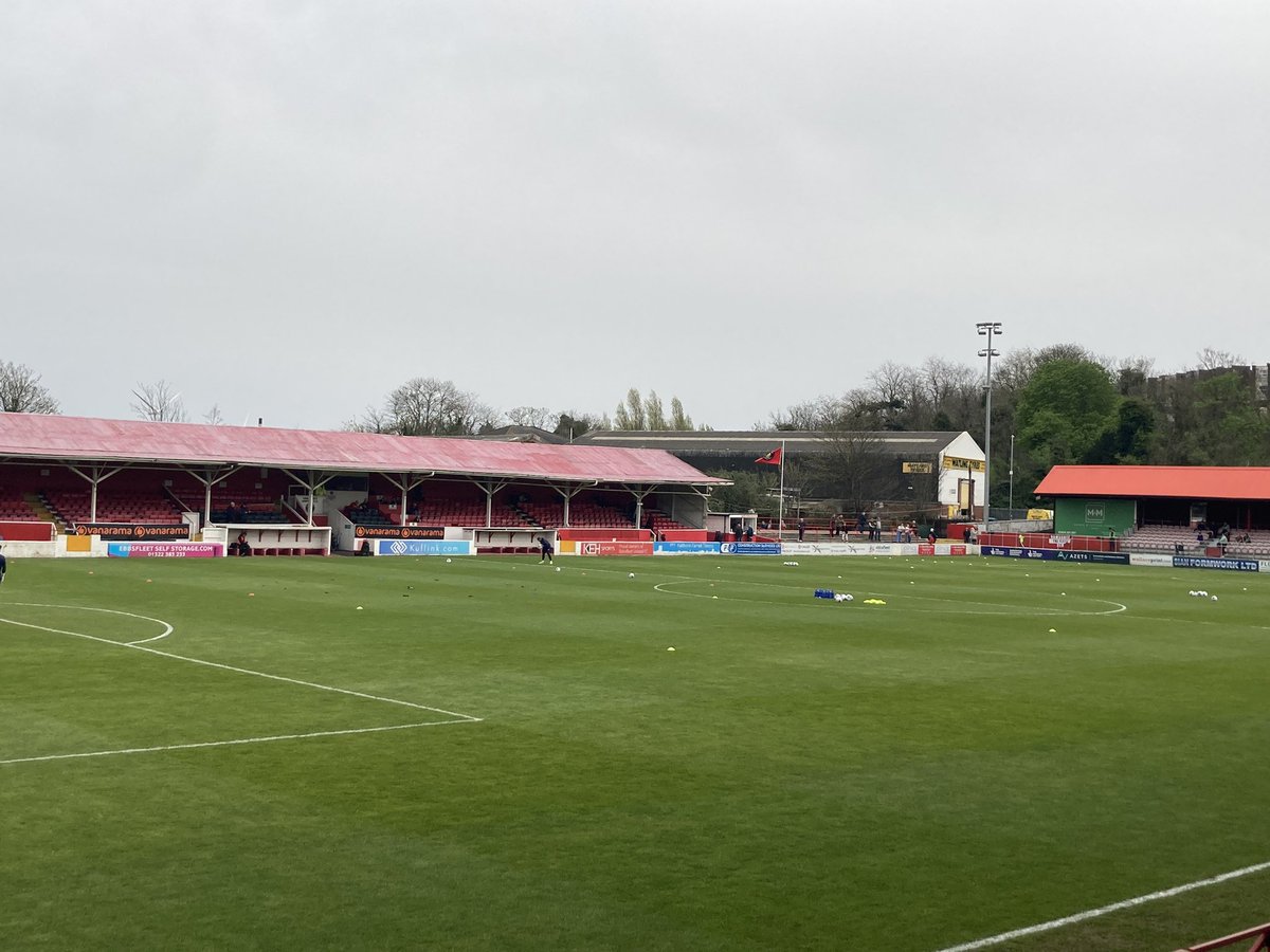 Waiting to watch @MrPoleon First time for us. Good luck @EUFCofficial 🤩