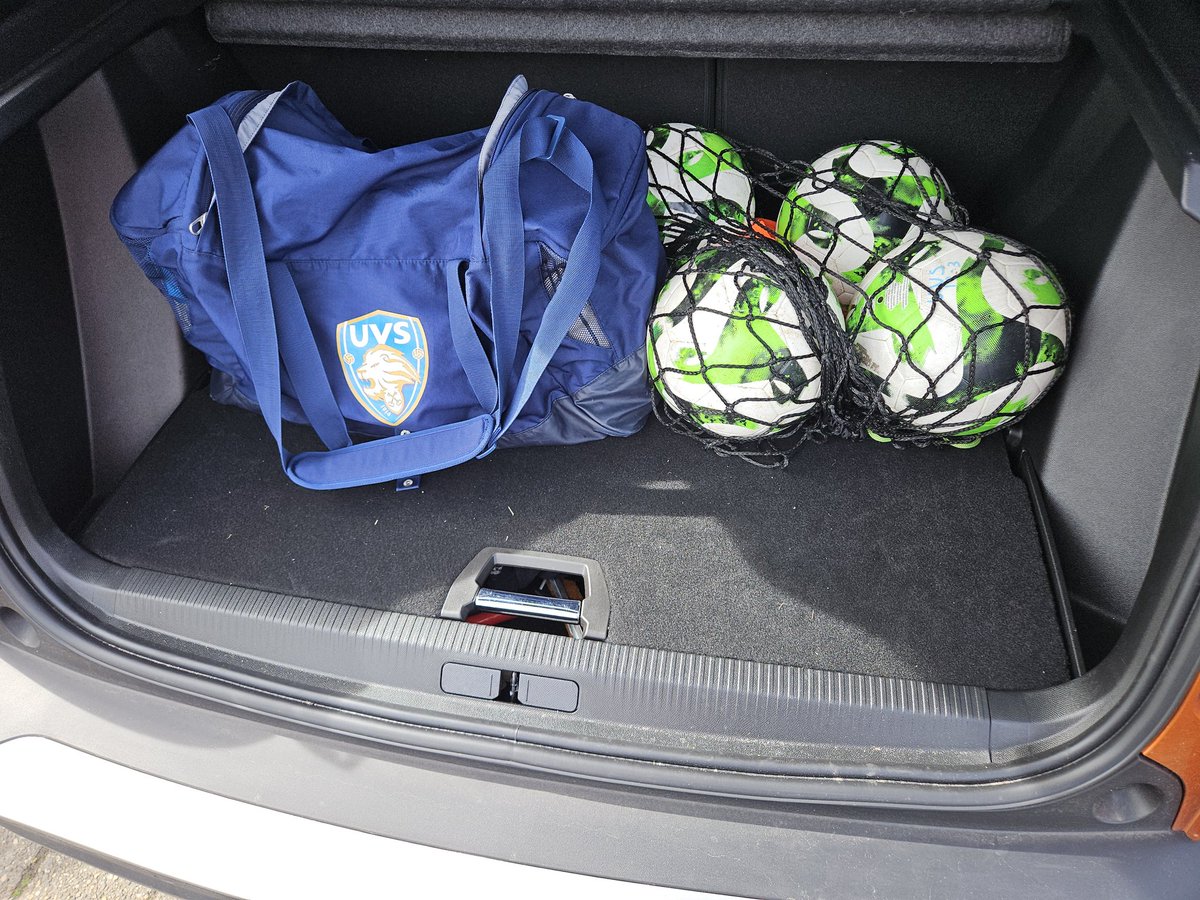 Duhriiiie punten mee in de kofferbak naar Leiden. <a href="/LVVUVS/">UVS</a> JO 13-3 wint met 5-0 bij RCL en komt op plek 3!💙🤍🖤