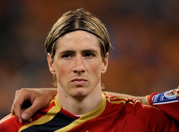 AEgurenD's tweet photo. @chulipeg @lasverdunch @exilio__ No me jodas este tio es fernando el niño torres que ha ido a apoyar a la selección https://t.co/sriuHcVK9D
