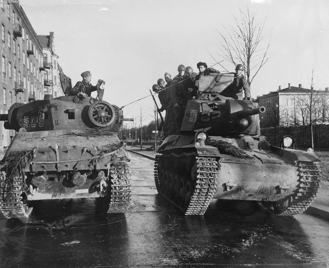 April 1944 Two Strv m/42 passing by each other in Stockholm.