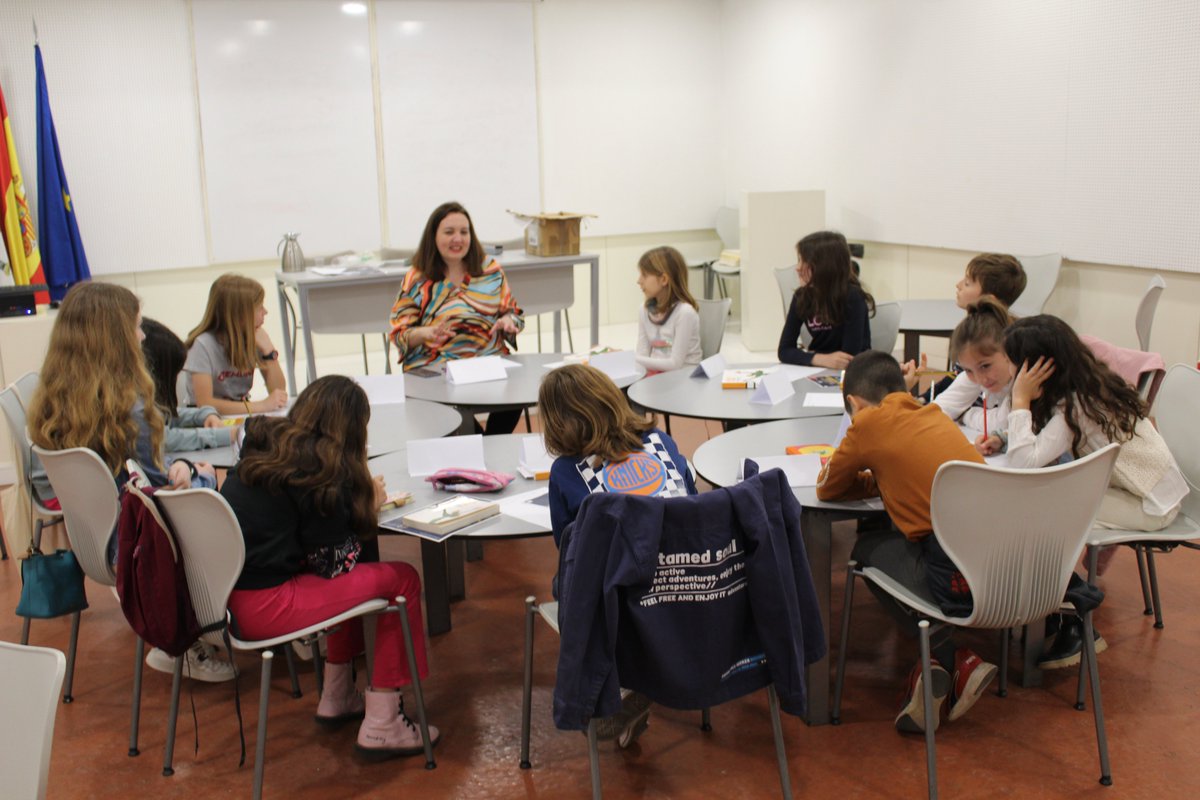 Biblioteca Sevilla tweet media