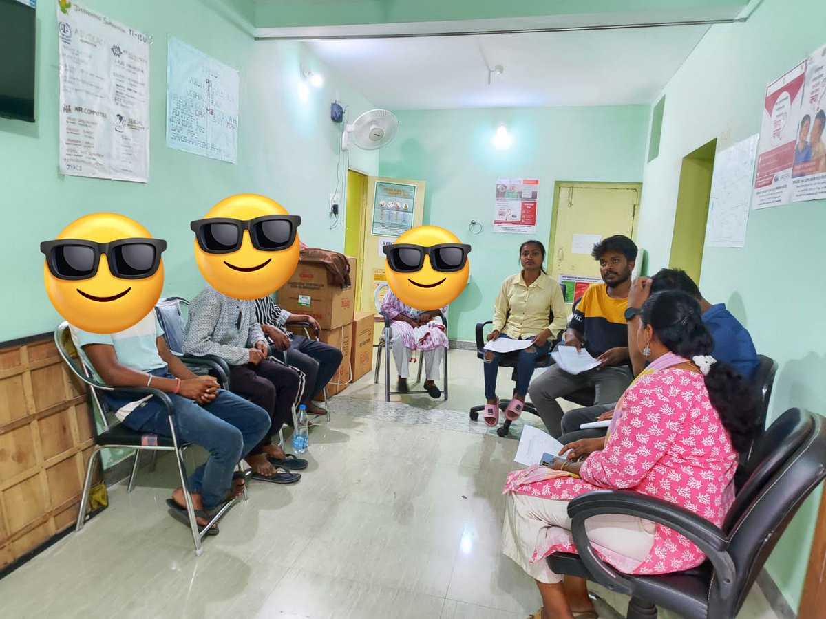 jhswabhiman's tweet photo. Registered HRG'S with TI-IDU availing services at DIC today.  PE Jitendar was also present. 

@NACOINDIA 
@JharkhandAids 
@HLTH_JHARKHAND 
@dr_bhakat 
@satyabokaro https://t.co/EMI5uwj8dp
