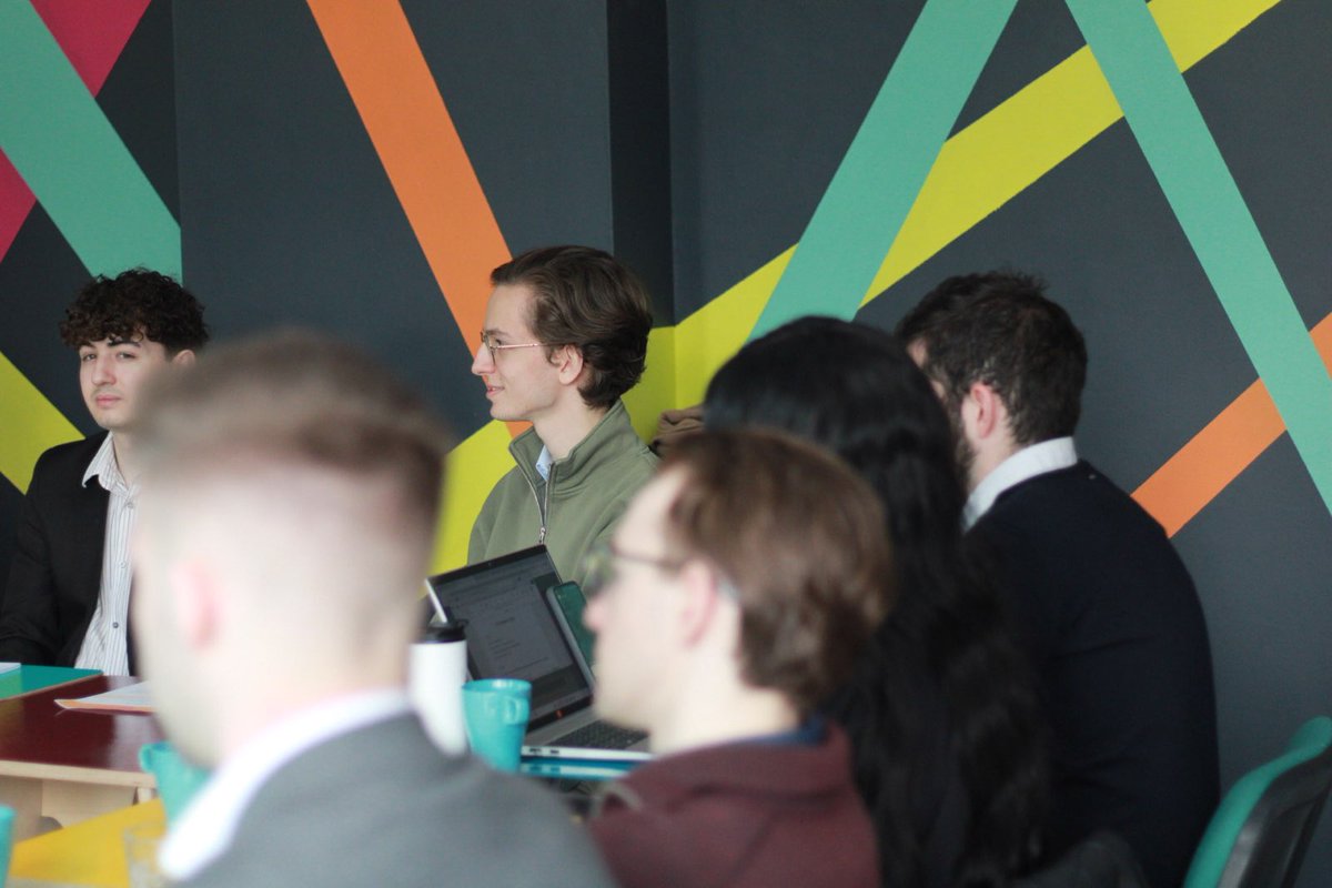 ⚡️Marten dives into a session on traditional communication tools and best practices

🗣️"Enthusiasm is contageous. Persuade your opponent with arguments, instead of telling them they are wrong"

#ELFevent