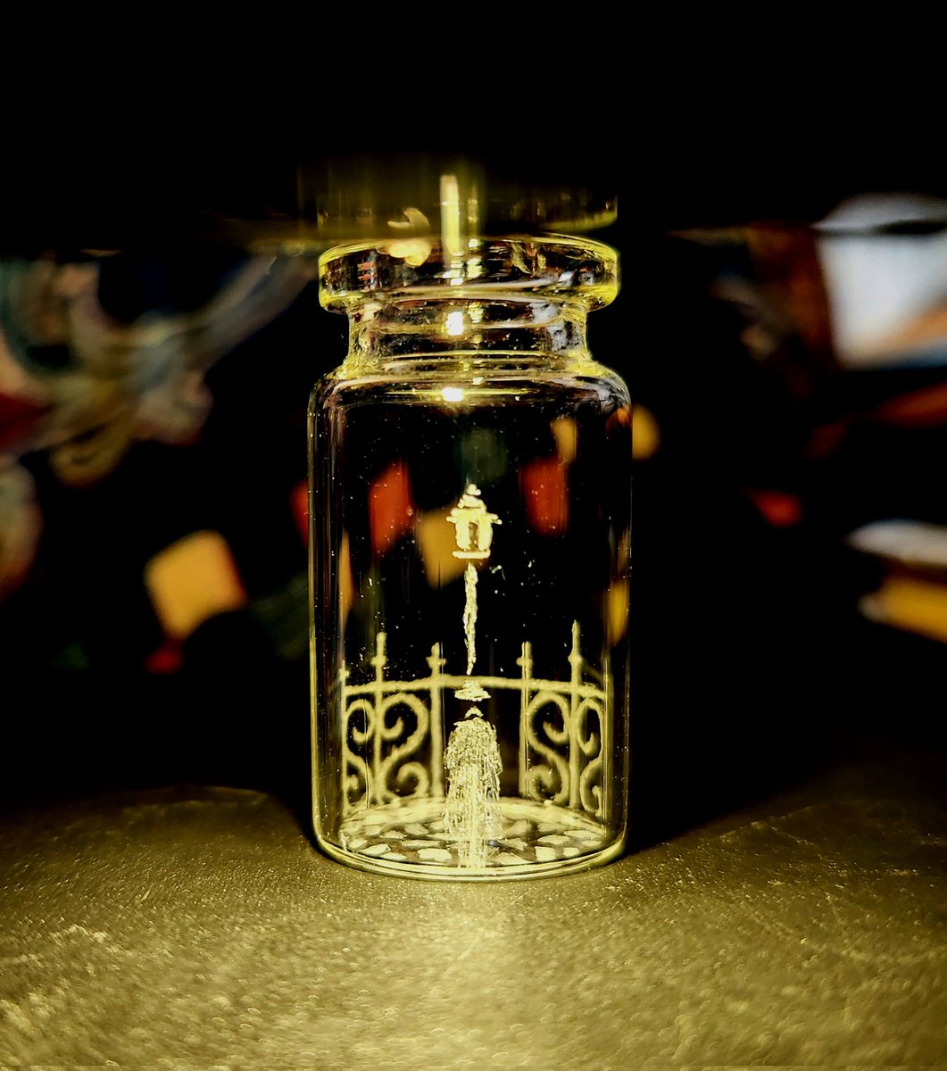 「ガラスの小瓶削って作ったクロノ・トリガー概念 」|橋日露光🌹Rokoh Hashibiのイラスト