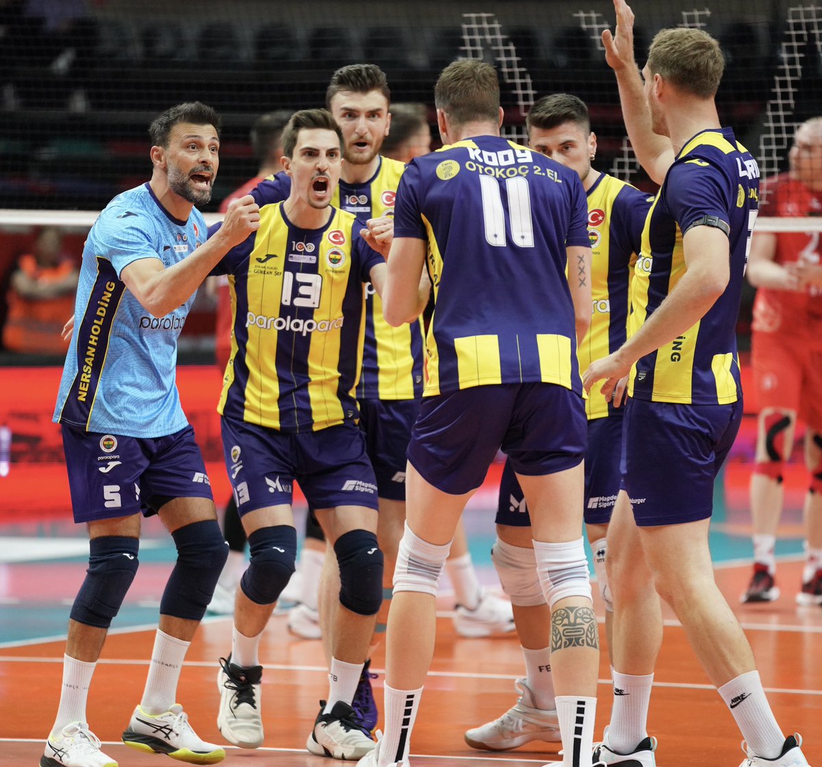 Final bileti Fenerbahçe'nin: voleybolplus.com/final-bileti-f…