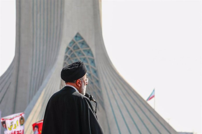 🇮🇷 La República Islámica de Irán comienza a desplegar su estrategia para enterrar los acuerdos de normalización entre Israel y los países árabes iniciando así una guerra regional sin precedentes. Vamos a analizar esa estrategia del gobierno de Teherán y sus escenarios posibles.