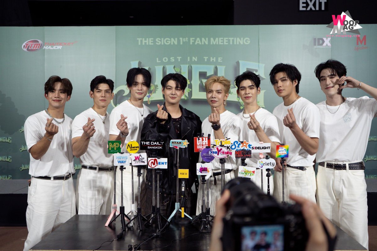 I’m so proud of #TheSignลางสังหรณ์ boys &amp; #Saint_sup. Thank you for always giving us your best.

I hope you enjoy this fruit salad #CactuZSfamily sent you. Sending you our love &amp; support. Have fun in Japan! ❤️
The jungle on stage
#TheSign7Hunters
#idolfactoryTH
#CactuZS #MingEr