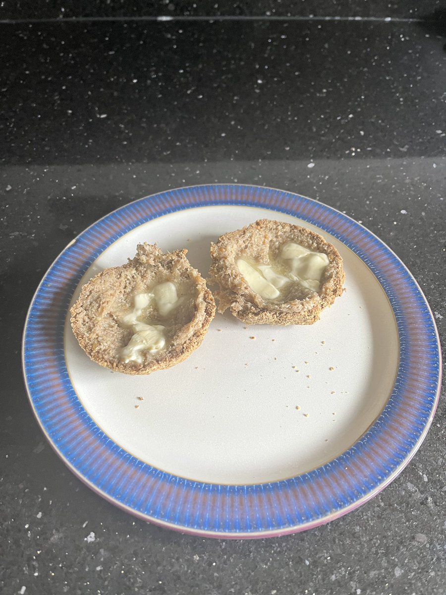 I like bread but bread doesn’t like me - these breadcakes worked a treat and suitable for keto! Enjoy 😋 Ingredients and recipe here: vm.tiktok.com/ZGemugYHg/ #Homemade #WilkoCooks #Keto #Baking #BreadAlternative #KetoDiet