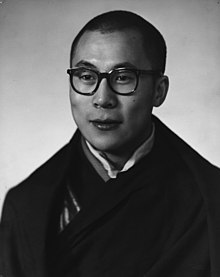 #OnThisDay 1959: The Dalai Lama, spiritual leader of Tibet, flees to India after China's invasion of Tibet, sparking a global outcry and leading to a decades-long struggle for Tibetan independence. #DalaiLama #TibetanIndependence #AsianHistory 🇮🇳