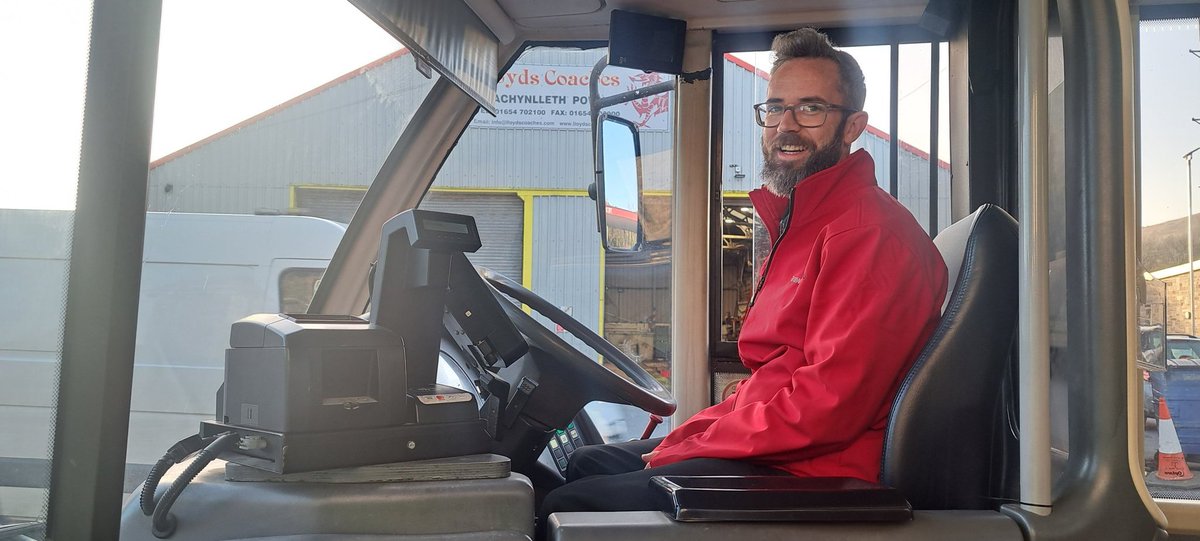 💇‍♂️ FROM DYEING YOUR ROOTS... ...TO DRIVING YOUR ROUTES 🚍 James used to cut hair, now he drives your buses. So Can You with our Trainee Bus Driver programme! £11.50 an hour whilst training rising to £13.00 Mon to Sat £19.50 Sun 📩 Get In Touch at info@lloydscoaches.com