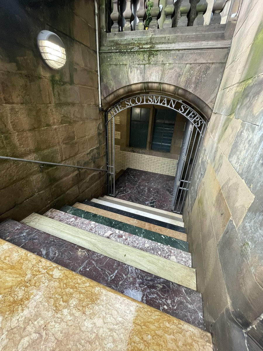 Well. What an unexpected geological treat! The Scotsman Steps - 104 steps made of different marbles, by the artist Martin Creed (2010), linking the Old & New Edinburgh. Historically they’ve been considered as a road & so is this one of the most wonderful roads in the world?