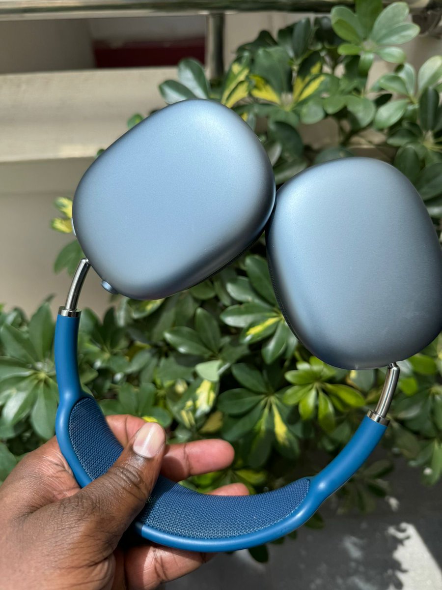 Simler_'s tweet photo. A day is never a full day without music. Simler got you.

AirpodsMax
Condition: open box new
Call/Whatsapp☎️ 📲0729235021
Shop with us, get a 1 year warranty 

#shopwithsimler https://t.co/PJyP1WMvPa