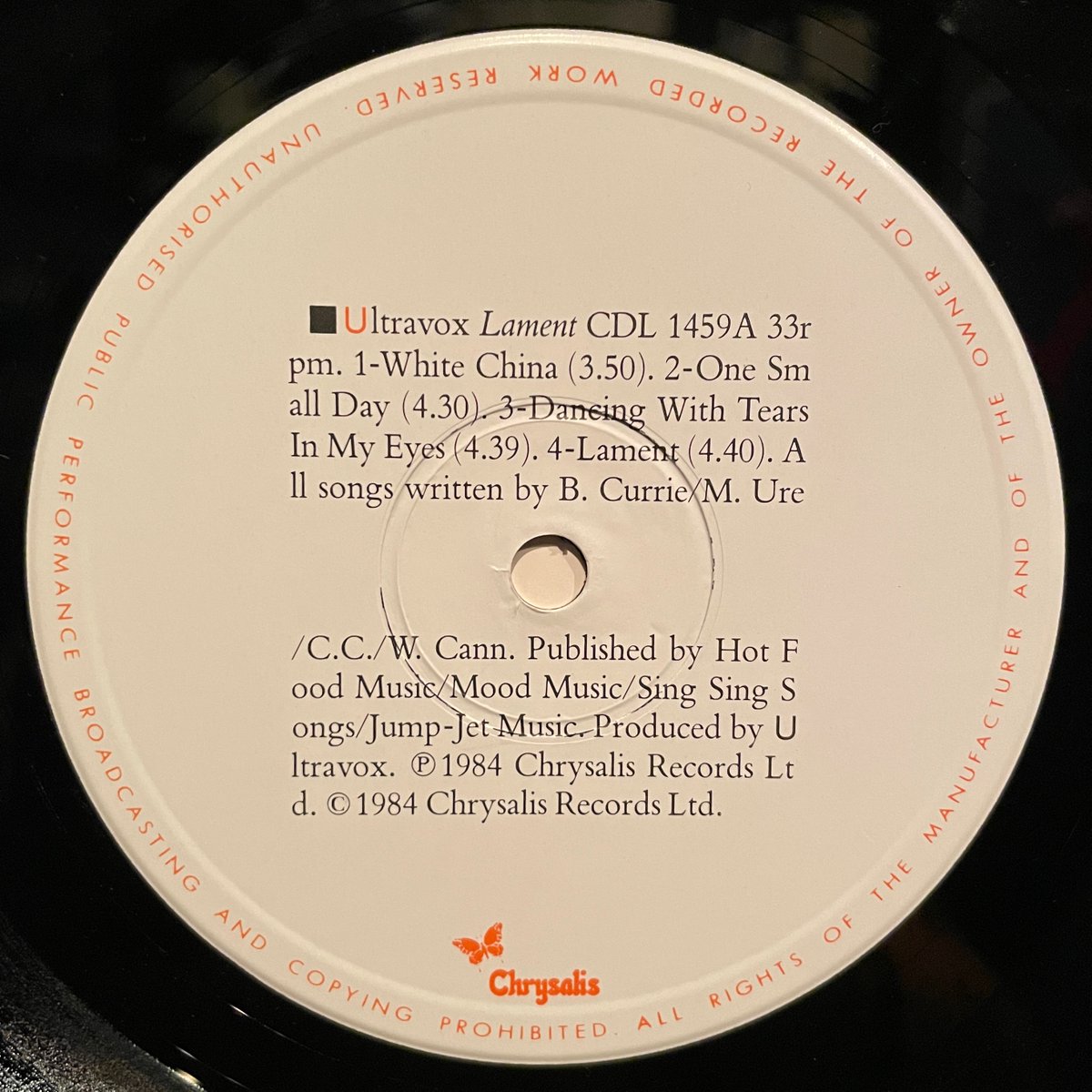 ほなLPいこか
ULTRAVOX / LAMENT [06Apr1984, Chrysalis --- CDL 1459]
#OnThisDay #ultravox #lament #MidgeUre #BillyCurrie #ChrisCross #WarrenCann #PeterSaville #listeningbar #vinylbar #musicbar #レコードバー #mhc06042024
youtube.com/watch?v=PvvxLe…