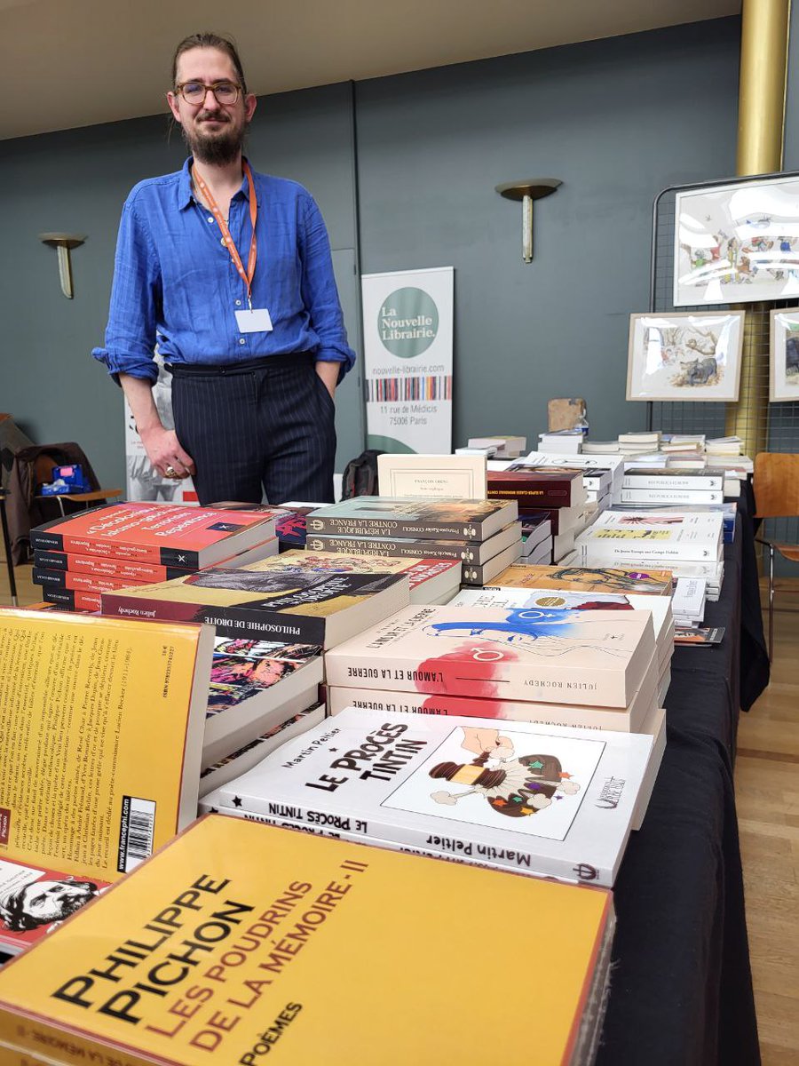 Notre libraire @AlexandreNantas vous accueille toute la journée au stand de la librairie du #ColloqueILIADE à la Maison de la Chimie !

@InstitutILIADE