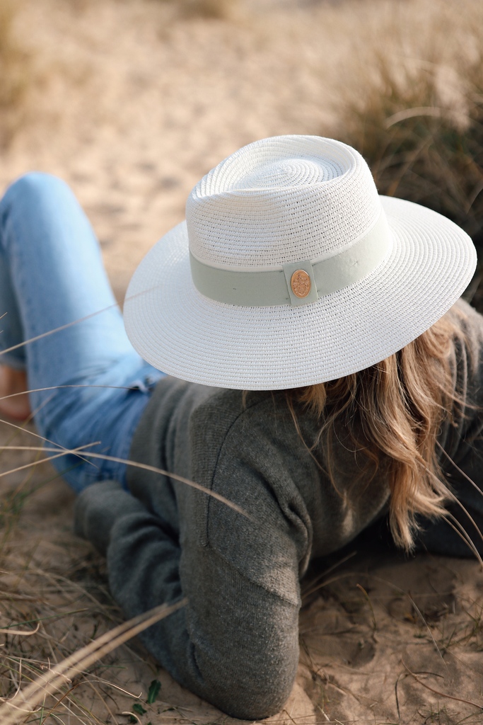 Going, going, gone 💚 Our sage ribbon in the hemley fedora is a summer staple. Better hurry if you want yours, it’s selling fast and won't be restocked...

#hicksandbrown