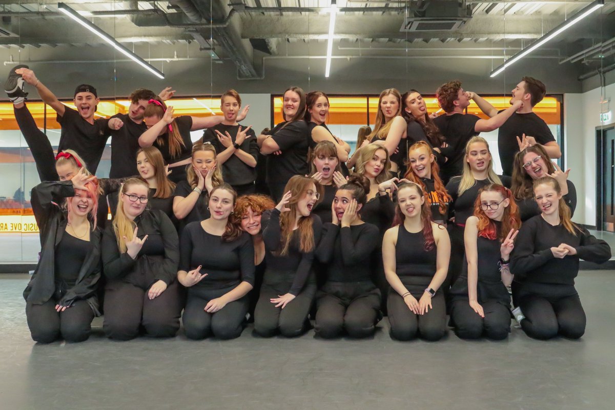 lmauniofficial's tweet photo. Serious Faces On 🤪
With show season around the corner, we attempted to grab those perfect cast photos…our students had other ideas in mind! 🎭
#showseason #behindthescences #castphoto #lmafamily #jointhefamily https://t.co/8qvVMBlD5r