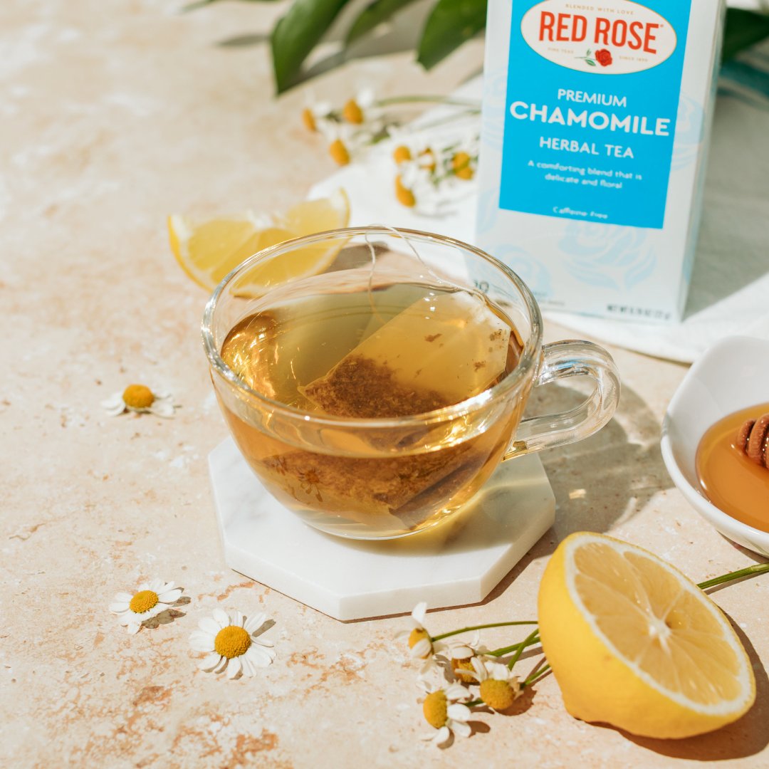 RedRoseTeaUS's tweet photo. Chamomile tea is known for its calming properties and is often consumed before bedtime to help with relaxation and sleep. It can also help soothe the digestive system and reduce inflammation! 🌼💙 
https://t.co/R6iyhWVUNJ

#chamomiletea #chamomile #teatypes #typesoftea https://t.co/FvzTqEfscv
