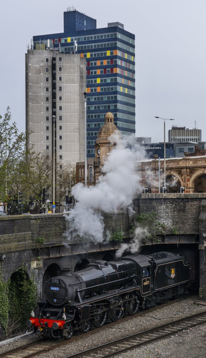 Steam in the City. 44871 leaves Leicester en route to Worcester today. Glad I took my ladders!! @RailwayMagazine @visit_leicester @railwaytouring #Steam #Leicester @BBCLeicester