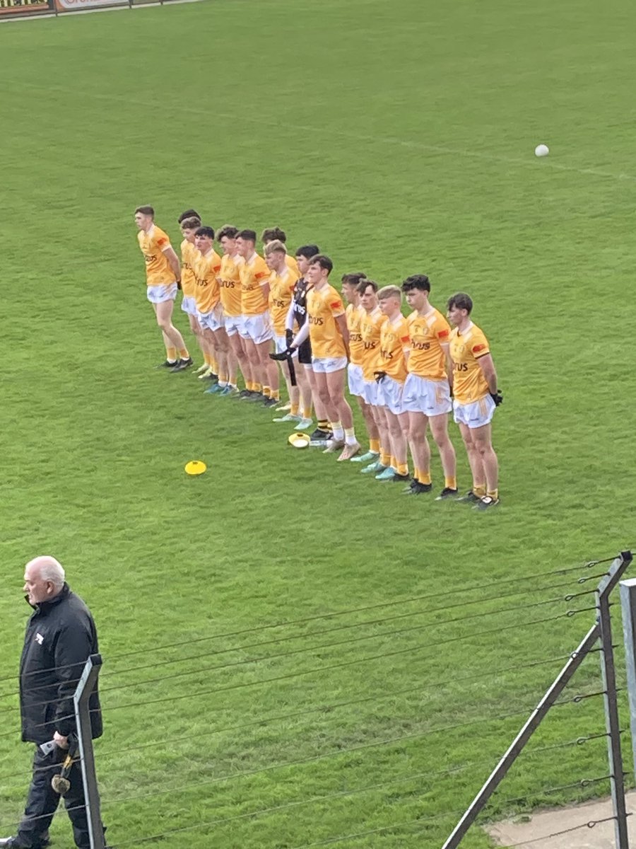 Adh mór to @naomhgall minors Pádraig Ó Muirigh & Segdae Adams starting todays Ulster Minor Championship game v Armagh 🟡⚪️🏐