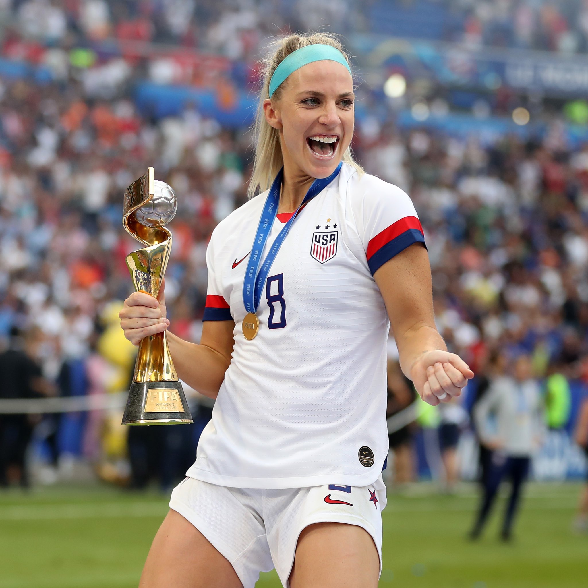 Julie Ertz julieertz X